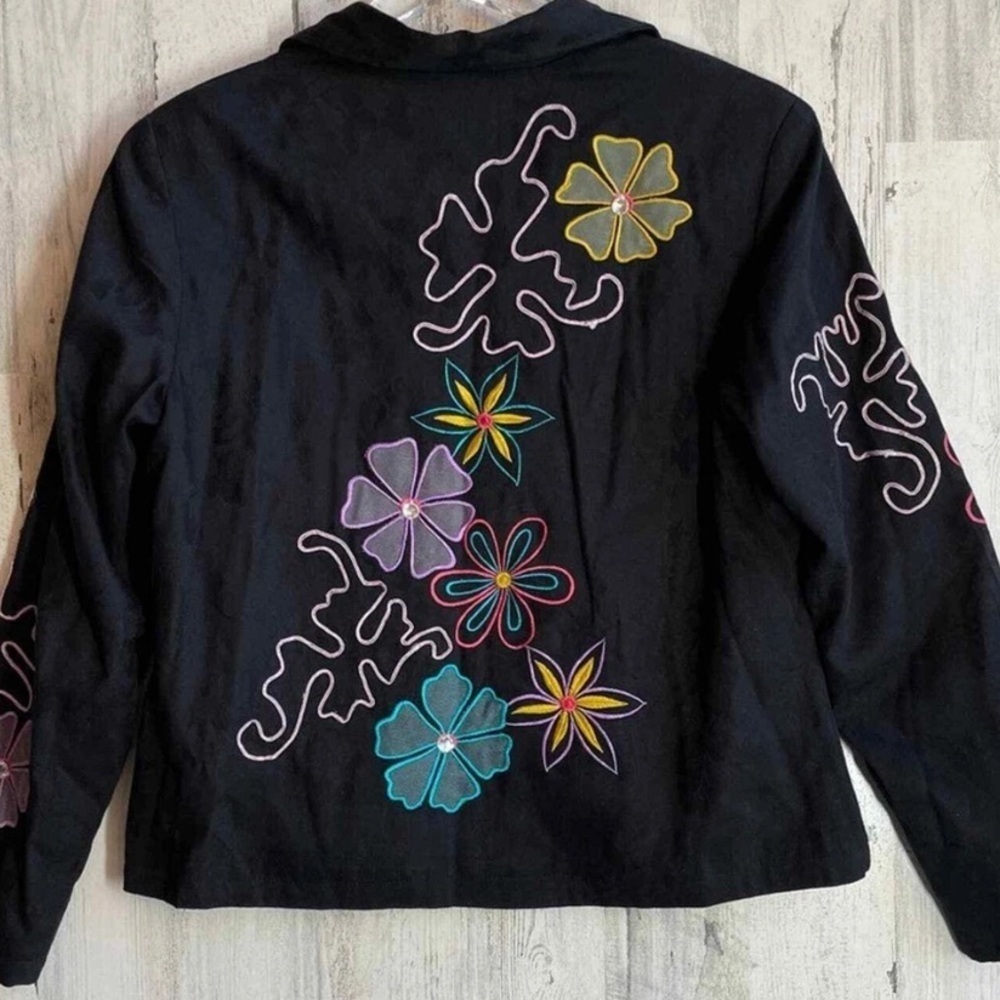 Vintage Floral Embroidered Black Jacket - Picture 4 of 4